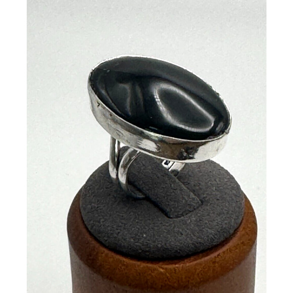 Vintage Black Onyx Cocktail Ring .925 Stone Sz 7.5 - 8.95 Grams - Picture 1 of 4